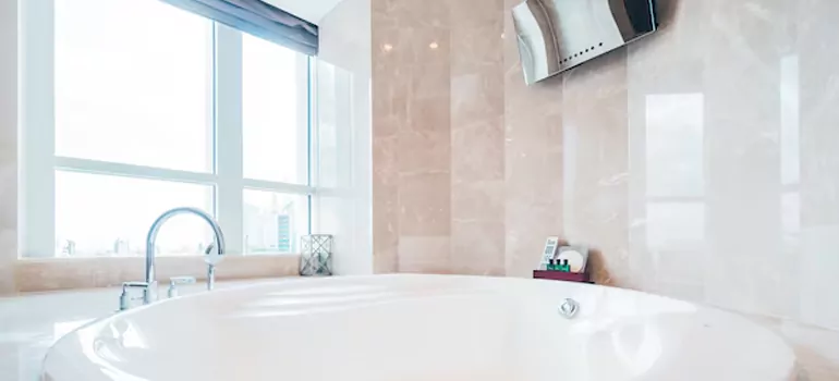 Bathroom Window Coverings in Pittsburg, CA